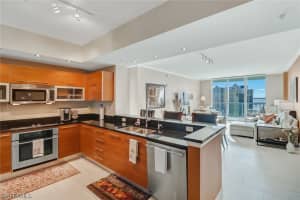 3000 Oasis Grand Boulevard, FORT MYERS, FL 33916 Sold 01/09/24