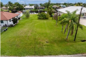 2138 Aruba Avenue, Fort Myers, FL 33905 Sold 11/08/24