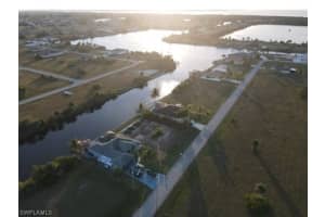 4112 36th Lane, Cape Coral, FL 33993 - MLS#223091478