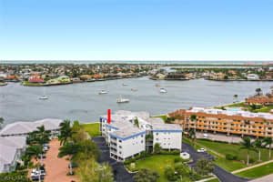 710 Elkcam Circle, MARCO ISLAND, FL 34145 Sold 04/05/24