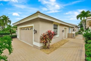 10395 QUAIL CROWN Drive, NAPLES, FL 34119-8833 Sold 06/13/24