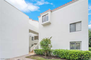 586 Beachwalk Circle, NAPLES, FL 34108 Sold 03/13/24