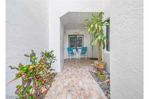 586 Beachwalk Circle, NAPLES, FL 34108 Sold 03/13/24