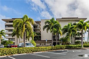 601 Seaview Court, MARCO ISLAND, FL 34145 Sold 10/18/24