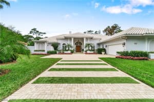 433 Rosemeade Lane, NAPLES, FL 34105 Sold 04/23/24