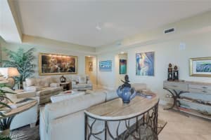295 GRANDE Way, NAPLES, FL 34110 Sold 05/30/24