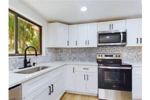 1460 Park Shore Circle, FORT MYERS, FL 33901 Sold 08/01/24