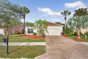 2877 Inlet Cove Lane, NAPLES, FL 34120 Sold 02/29/24