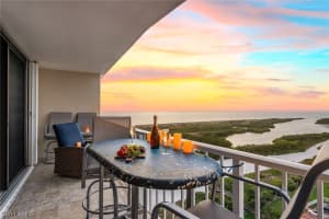 320 Seaview Court, MARCO ISLAND, FL 34145 Sold 04/09/24