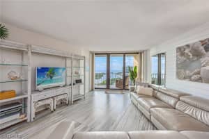 320 Seaview Court, MARCO ISLAND, FL 34145 Sold 04/09/24