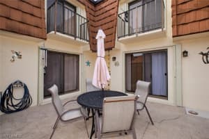 1418 Park Shore Circle, FORT MYERS, FL 33901 Sold 04/08/24