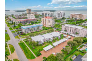 960 Huron Court, MARCO ISLAND, FL 34145 Sold 04/03/25