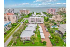 960 Huron Court, MARCO ISLAND, FL 34145 Sold 04/03/25