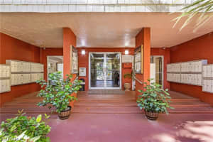 2366 Mall Drive, FORT MYERS, FL 33901 Sold 04/15/24