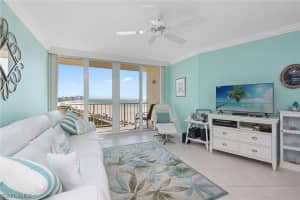 58 Collier Boulevard, MARCO ISLAND, FL 34145 Sold 05/22/24