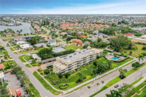 411 Collier Boulevard, MARCO ISLAND, FL 34145 Sold 02/26/24