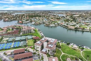 601 Seaview Court, MARCO ISLAND, FL 34145 Sold 03/06/24