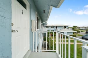 208 Palm Dr APT 4, Naples, FL 34112, Sold 04/26/24
