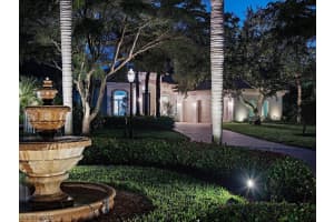2004 ISLA VISTA Lane, NAPLES, FL 34105 Sold 12/05/24
