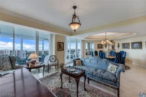 295 Grande Way, NAPLES, FL 34110 Sold 08/28/24