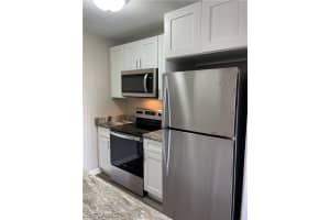 4607 Bayshore Drive, NAPLES, FL 34112 Sold 03/19/24