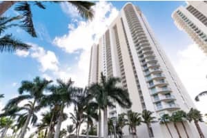 3000 Oasis Grand Boulevard, FORT MYERS, FL 33916 Sold 02/16/24