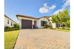 9000 Madrid Circle, NAPLES, FL 34104 Sold 04/23/24
