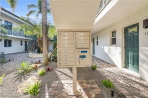 960 7th Street, NAPLES, FL 34102 Sold 10/01/24