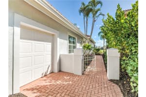 11472 Quail Village Way, NAPLES, FL 34119 Sold 04/16/24