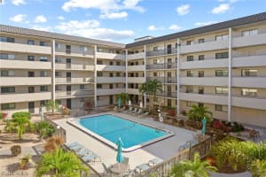 2121 Collier Avenue, FORT MYERS, FL 33901 Sold 06/06/24