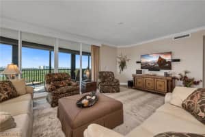 425 Cove Tower Drive, Naples, FL 34110 Sold 02/07/25
