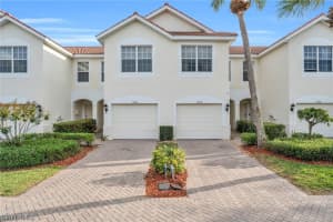 1204 Oxford Lane, NAPLES, FL 34105 Sold 05/23/24