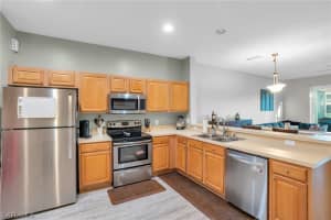 1204 Oxford Lane, NAPLES, FL 34105 Sold 05/23/24