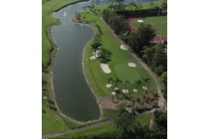 5610 Trailwinds Drive, FORT MYERS, FL 33907 Sold 03/29/24