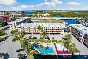 803 River Point Drive, NAPLES, FL 34102 Sold 07/26/24