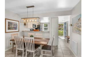 825 Elkcam Circle, MARCO ISLAND, FL 34145 Sold 04/30/24