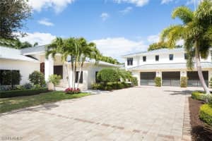 233 Ridge Drive, NAPLES, FL 34108 Sold 04/19/24