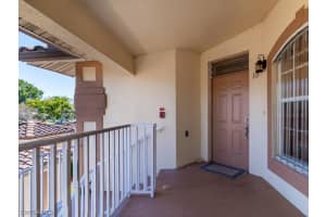 182 Newport Dr APT 1010, Naples, FL 34114, Sold 06/20/24