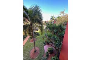 2366 Mall Drive, FORT MYERS, FL 33901 Sold 05/10/24