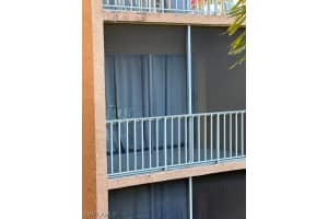 2366 Mall Drive, FORT MYERS, FL 33901 Sold 05/10/24