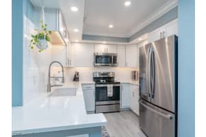 260 Seaview Court, MARCO ISLAND, FL 34145 Sold 12/23/24