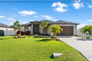 215 Nw 4th Pl, Cape Coral