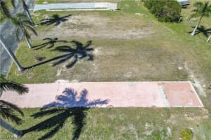 5 Birch Boulevard, FORT MYERS, FL 33908 Sold 05/07/25