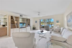 422 Country Hollow Court, NAPLES, FL 34104 Sold 04/19/24