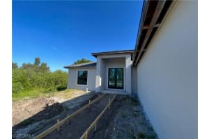 125 Paxton Street, Lehigh Acres, FL 33974 Sold 12/03/24