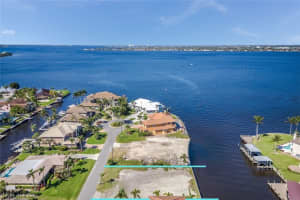 807 Cypress Lake Circle, Fort Myers, FL 33919 Sold 11/26/24