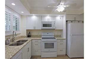 2121 Collier Avenue, FORT MYERS, FL 33901 Sold 05/01/24