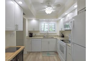 2121 Collier Avenue, FORT MYERS, FL 33901 Sold 05/01/24