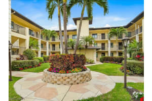 219 Fox Glen Drive, NAPLES, FL 34104 Sold 04/15/24