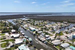 2442 York Rd, St James City, FL 33956, Sold 07/01/25